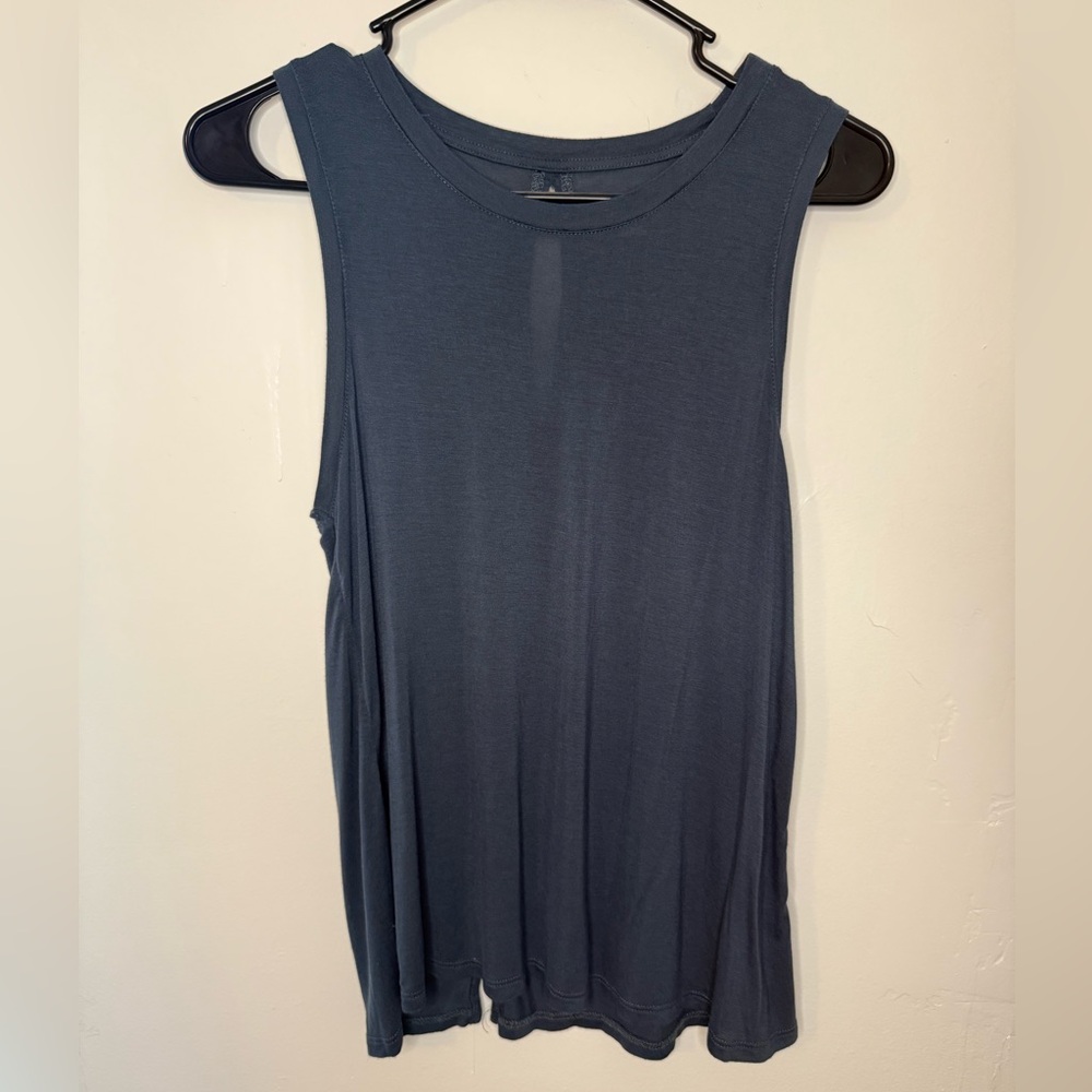 Sleeveless Blue-Gray Workout Top